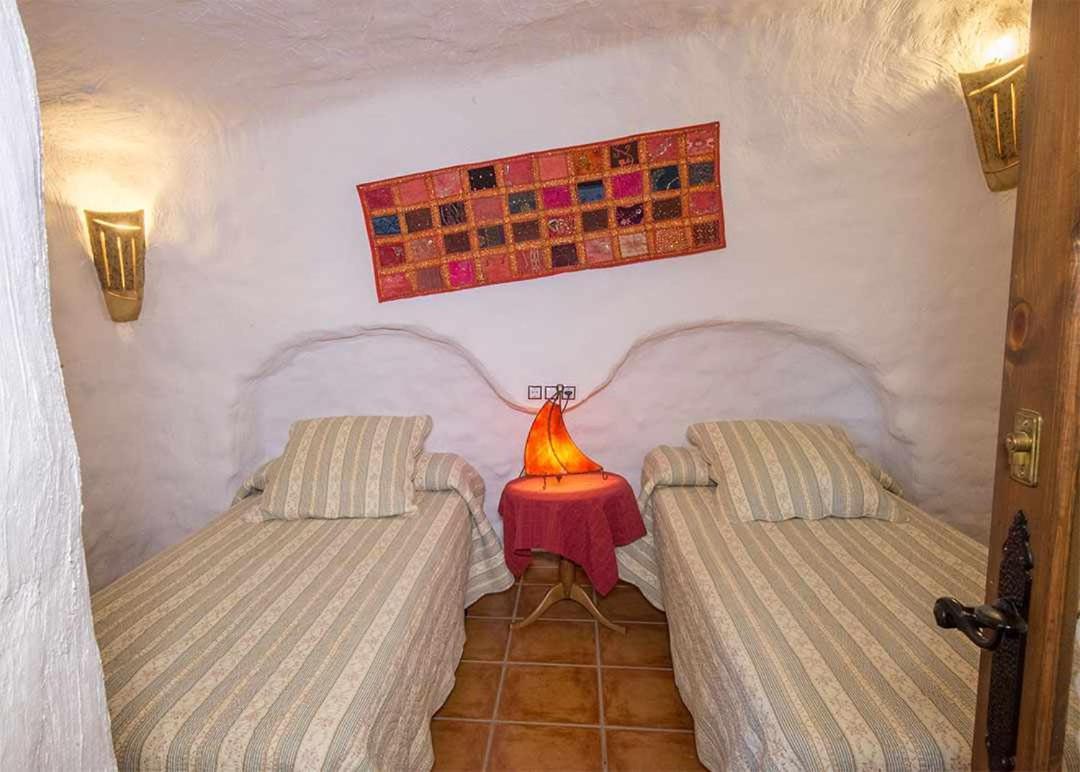 Casas Cueva El Mirador De Galera Guest House Bagian luar foto